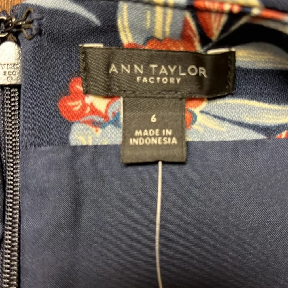 Ann Taylor factory skirt, size‎ 6, NWT